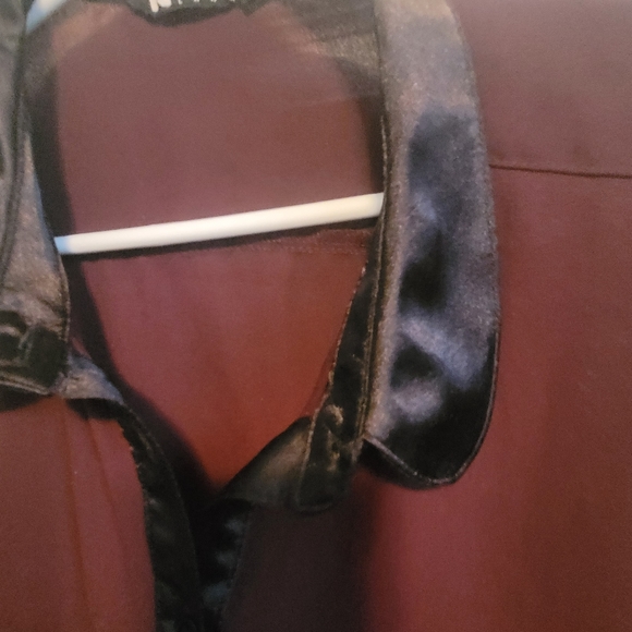 Black Label maroon blouse - Picture 4 of 9